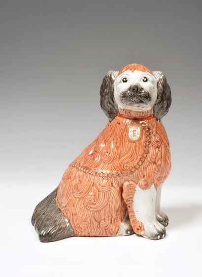 
Chine

Chien assis en porcelaine, le pelage...