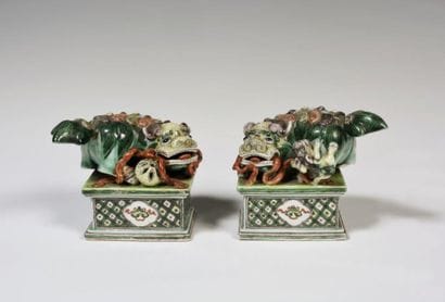 
Chine

Paire de chiens de Fô en porcelaine,...