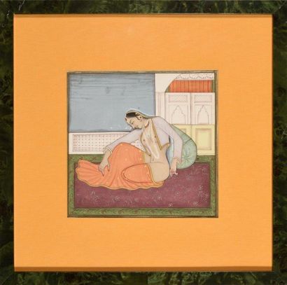
Trois miniatures peintes, figurant un fauconnier,...