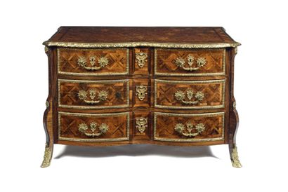 Commode dite mazarine marquetée de carrés...