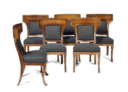 Suite de six chaises en acajou, placage d’acajou...