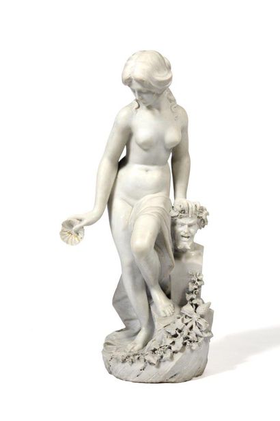 Statue en marbre blanc en ronde-bosse représentant...