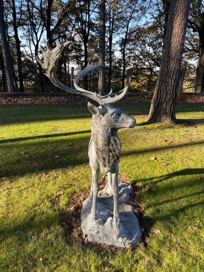 Deer in metal with patina

H: 153 cm

65...