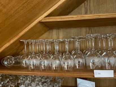 Set of stemmed glasses with hunting deco...