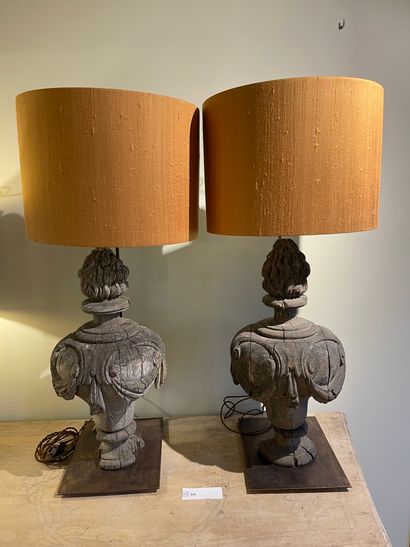 Pair of lamps in patinated metal decorated...
