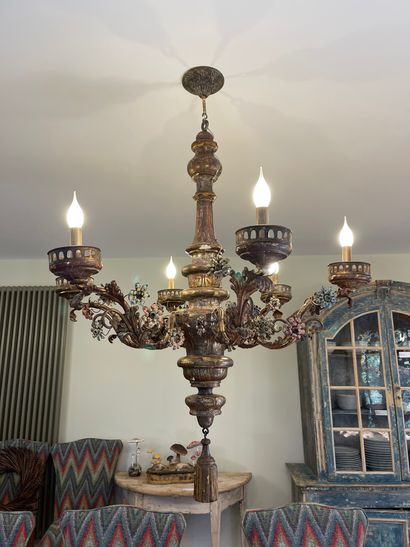 Three chandeliers, two of which form a pair,...