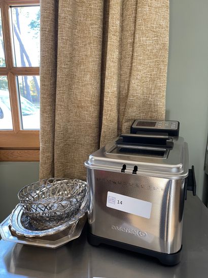 Essential Fryer and four small baskets