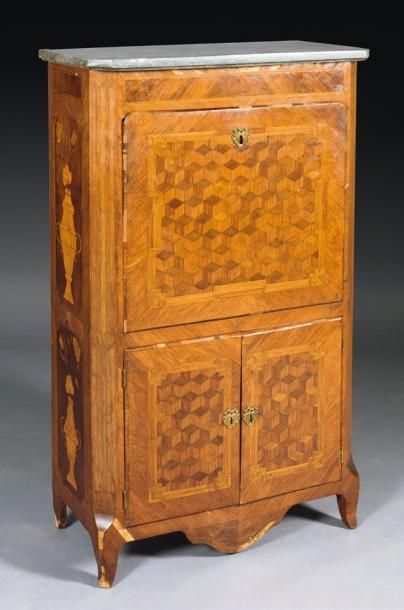 SECRETAIRE DROIT en bois de placage à décor...