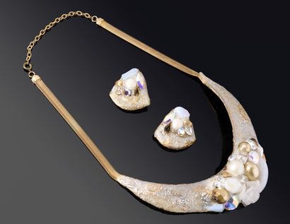 Important LOT of FASHION JEWELRY including...