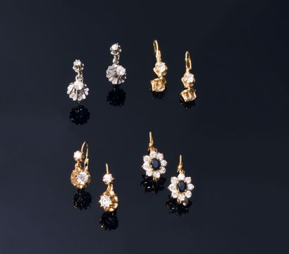 LOT comprising four pairs of yellow gold...