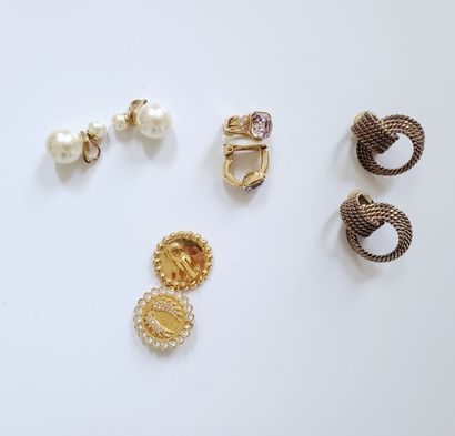 Set of clip-on earrings including pair
Swarovski...