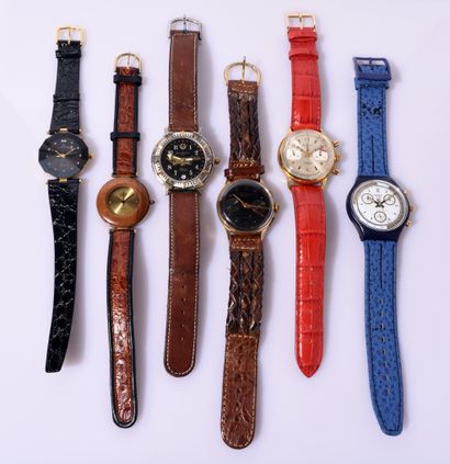 LOT OF TEN WATCH BRACELETS in gilt metal,...