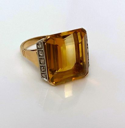 Platinum (min. 800‰) and yellow gold (750‰)...