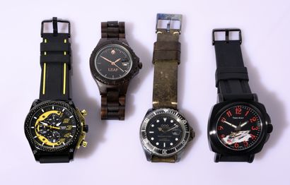 LOT OF TEN WATCH BRACELETS in gilt metal,...