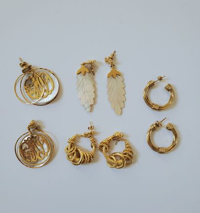 4 pairs of EARRINGS (GAS mother-of-pearl...