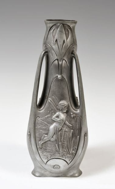 Jean GARNIER (1853-1910)
Vase en étain à...