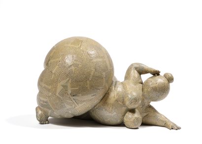 RB
Femme allongée
Sculpture en métal et papier...