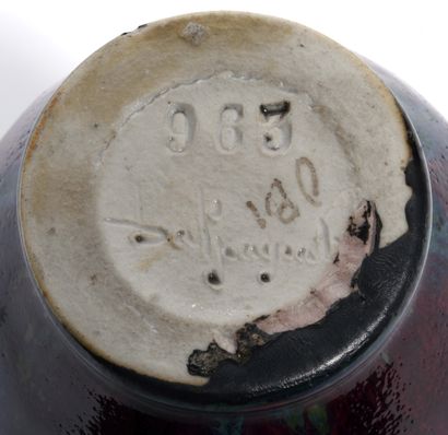 DALPAYRAT
Vase en grès émaillé, signé et...