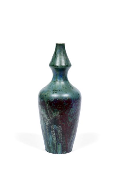 DALPAYRAT
Vase en grès émaillé, signé au...