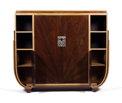 Louis MAJORELLE (1859-1926)
Meuble de rangement,...