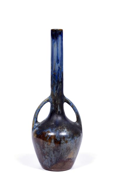 PIERREFONDS
Vase en grès émaillé à long col...