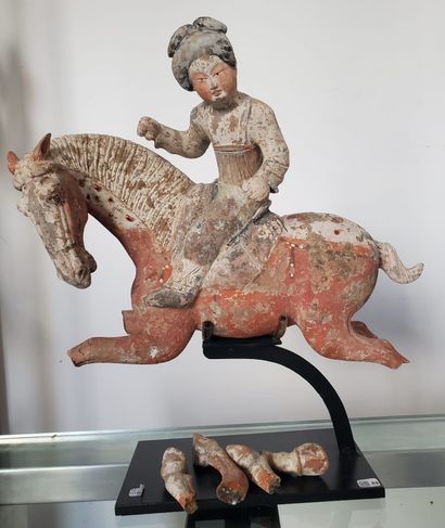 Deux statuettes Mingqi 
Deux joueuses de...