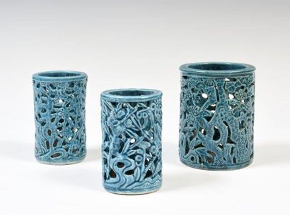 Chine
Réunion de trois porte-pinceaux cylindriques...