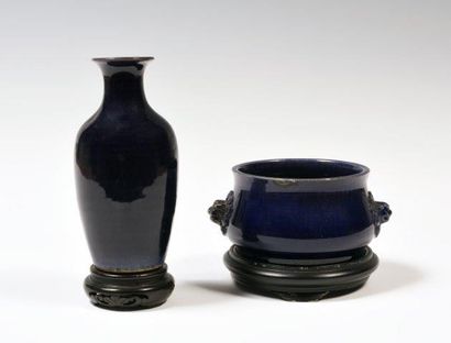 Chine
Un lave pinceau et un vase balustre...