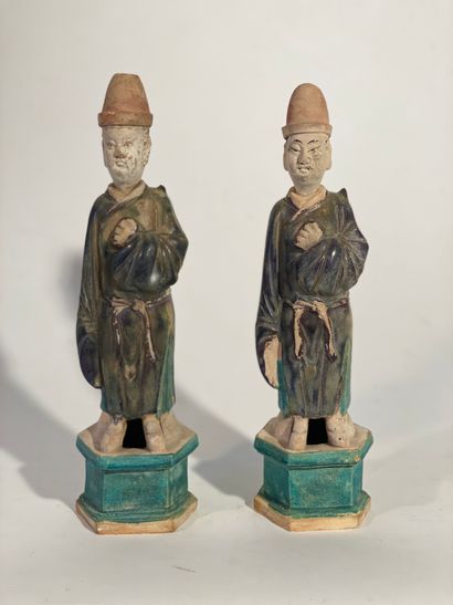 Deux serviteurs moyens
H : 41 cm
