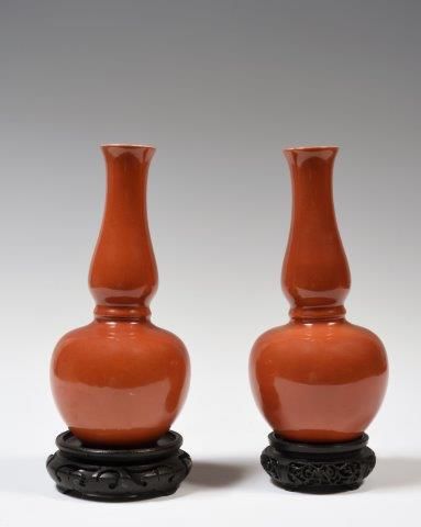 Chine
Paire de vases balustre à double renflement...