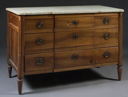 Commode en bois naturel à trois rangs de...