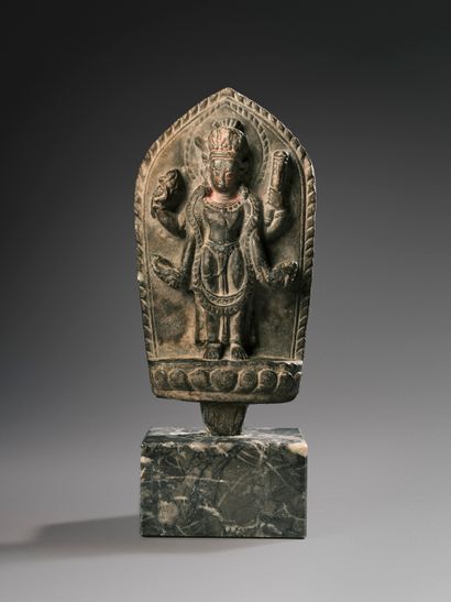 Vishnu (Viṣṇu)
Népal circa 17°-18° siècle
Pierre....