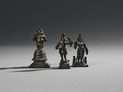 Ensemble de trois divinités, Krishna, Rama...