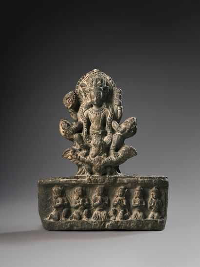 Vishnu garudasana
Népal circa 17°-18° siècle
Pierre....