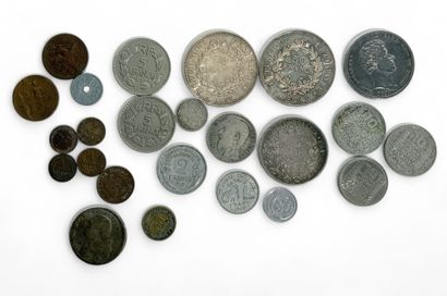 Lot of coins including : 
a 5-franc French...