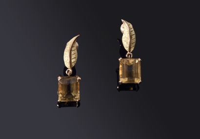 Pair of yellow and rose gold (750‰) 