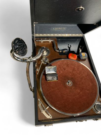 Kroner Holliday gramophone, thorens head...