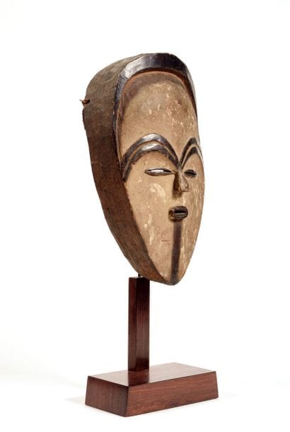 Ancien masque Vuvi (Gabon)
Bois. H. 35 cm
Avec...