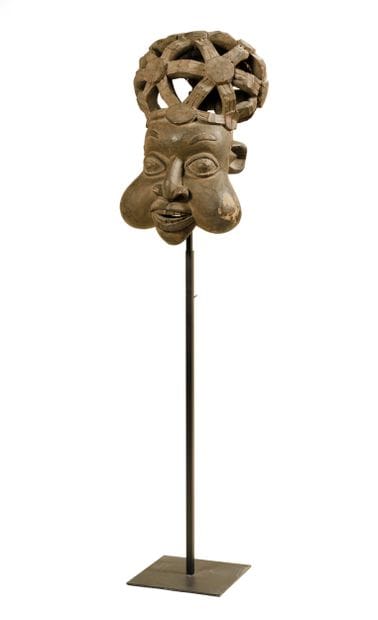 Masque Bekom (Cameroun)
Bois. H. 57 cm
Important...