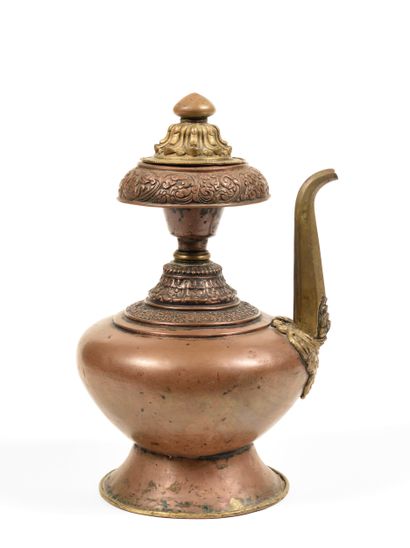 Vase / verseuse bumpa
Tibet circa XIXe siècle
Cuivre...