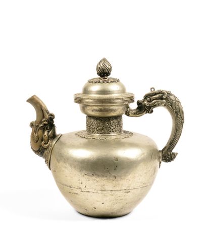 Théière
Tibet circa XIXe siècle
Argent à...