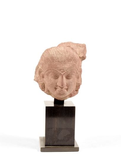 Tête de divinité
Inde, empire Kushan circa...