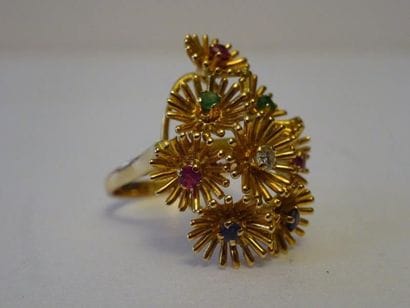 Bague à décor floral en or rose (18 carats),...