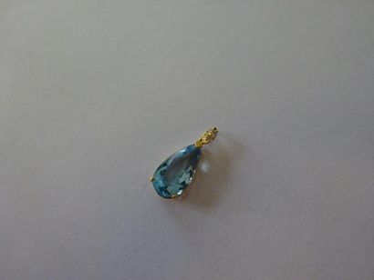 PENDENTIF AIGUE MARINE ET DIAMANTS Pendentif...