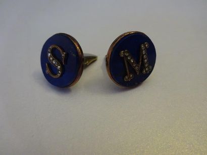 PAIRE DE BOUTONS DE MANCHETTE OR ET ARGENT...