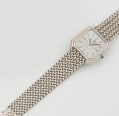 MONTRE BRACELET DE DAME OR GRIS 18 CARATS...
