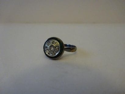 BAGUE Sertie de petits diamants taillés en...