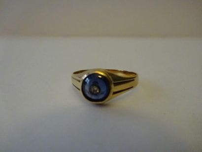 BAGUE EN OR JAUNE 18 CARATS (750 MILLIÈMES)...