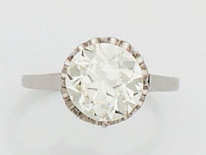BAGUE DIAMANT Ornée d'un diamant rond de...