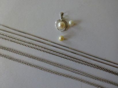 LOT BIJOUX FANTAISIE Chaine en or gris 18...